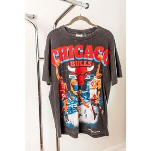 Chicago Bulls Graphic T-Shirt  Style Nba Tee